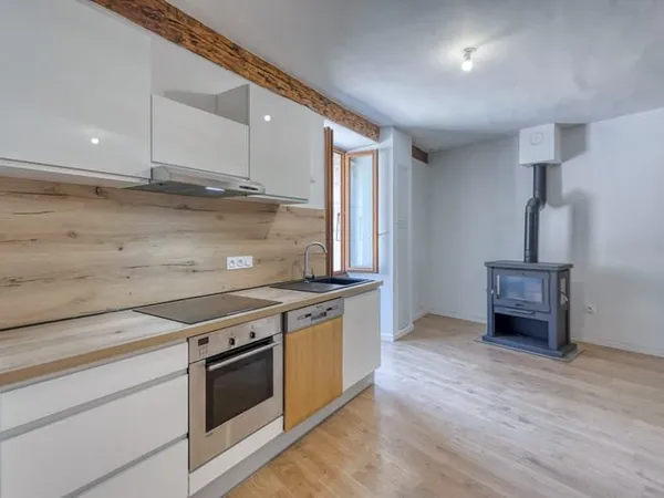 SASSENAGE Bourg : T2 58m2 & combles aménageables, au pied du Vercors
