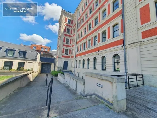 LILLE - VIEUX LILLE - RUE ROYALE - RUE DU MAGASIN - PARKING SOUS-SOL - Disponible de suite