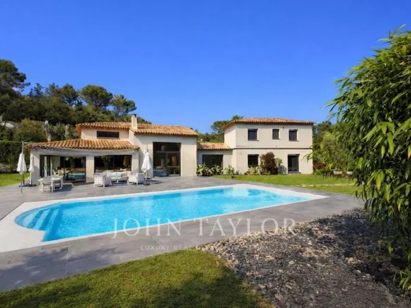 Adresse d'exception au sein du très prisé domaine des Parcs de M