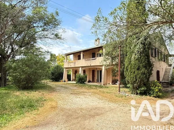 Maison 13 pièces 327 m²