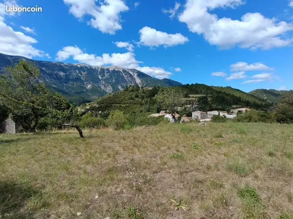 Terrain 890 m² Brantes