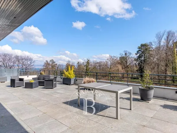 Évian-les-Bains - Quartier Mateirons - Appartement T4 de 87 m² - Vue Lac - Terrasse 107 m² - 3 chamb
