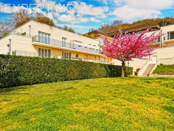 Appartement 4 pièces 77 m2 Dernier étage Terrasse & Ba