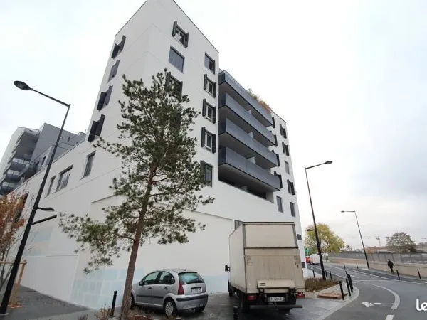 Emplacement de parking en sous-sol dans une résidence de standing sécurisée
