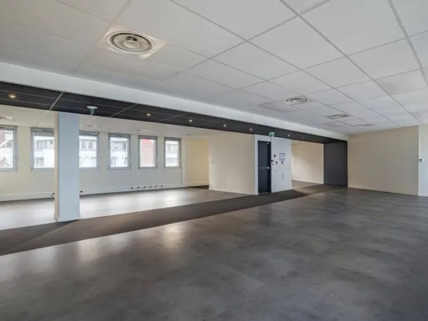 Bureaux 742 m²