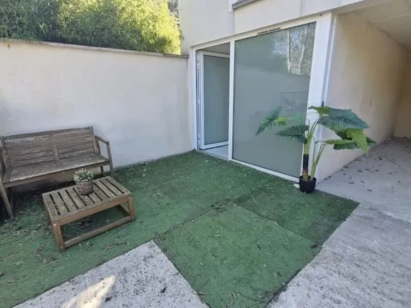 Local 1 pièce 11 m²