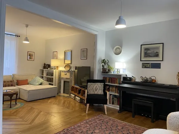 Maison de 90m² avec jardin et terrasse, deux chambres. Concarneau, Bretagne. Location de 1 à 3 mois