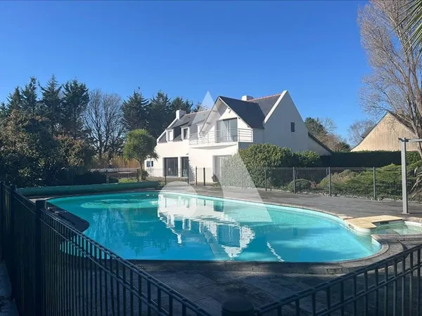 Maison 10 pièces 254 m²