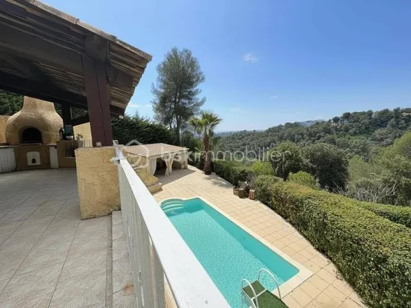 Villa 5 pièces 175 m²
