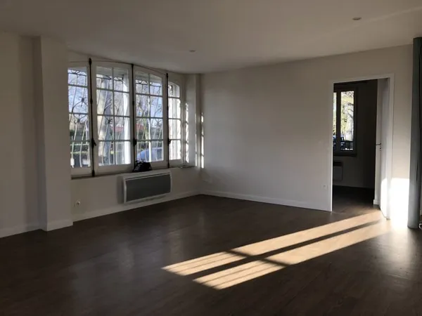APPARTEMENT NEUF T3 AVEC ASCENSEUR -PARKING PRIVE ET CAVE