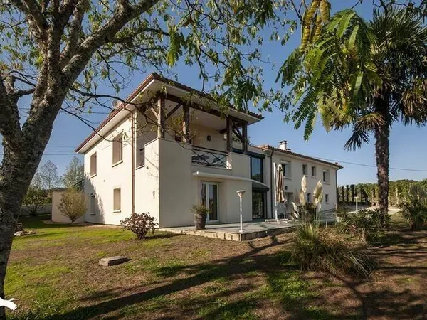 Maison 5 pièces 226 m²