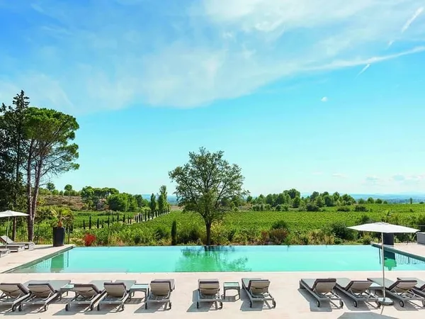 Propriété de 3 chambres et 3 salles de bain sur un domaine viticole de luxe avec piscine commune, co