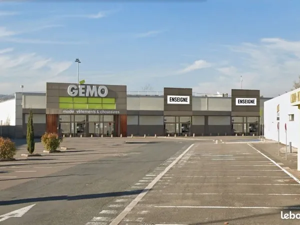 Local commercial 2 529 m²