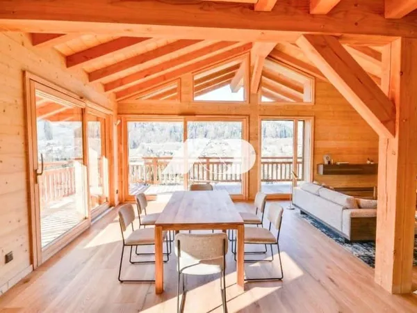Chalet 6 pièces 140 m²