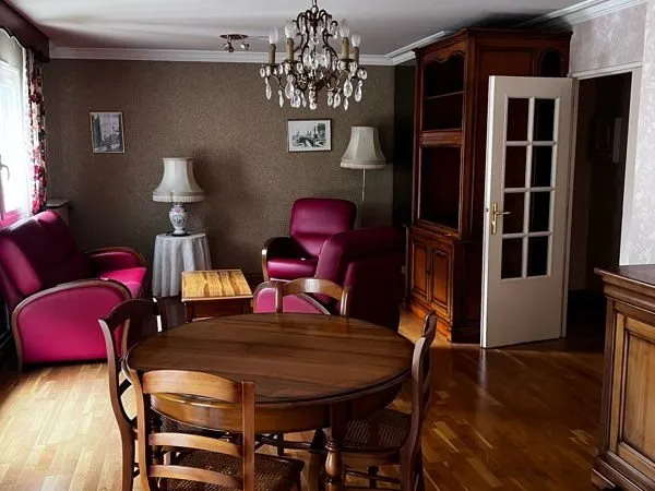 👉 “Appartement T5 Nantes 114 m² lumineux parking balcon idéal famille”