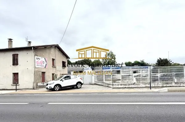 LOCAUX COMMERCIAUX ET HABITATION