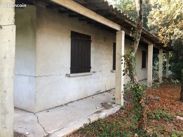 Villa 100 m2 avec atelier 100 m2, terrain de 1100 m2