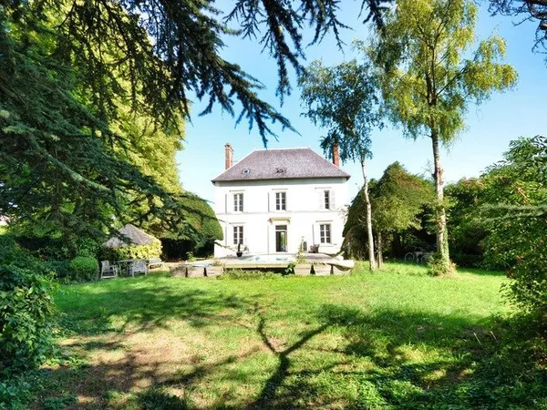 VILLE EN TARDENOIS (51) à vendre Maison bourgeoise de 7 pièces avec sa piscine et son parc de 5945 m