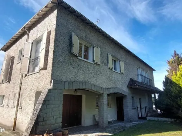 Propriété de charme au bord de l'eau avec jardin de 1907 m²