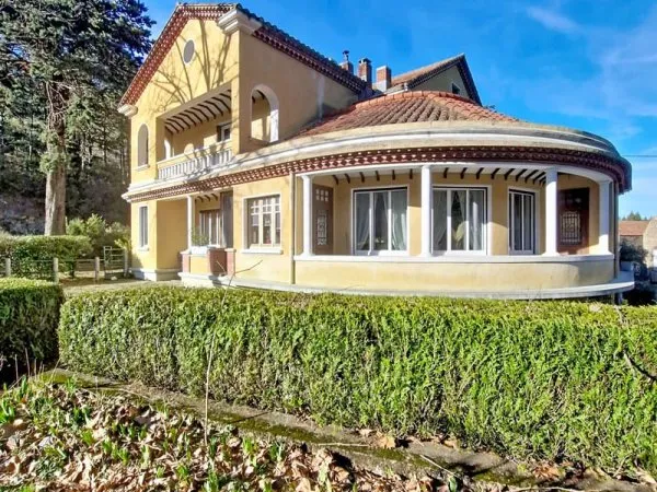 Maison 13 pièces de 300 m2