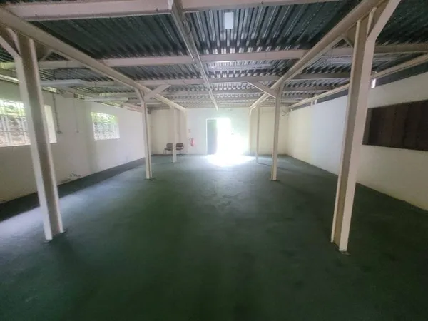 Local commercial 160 m²