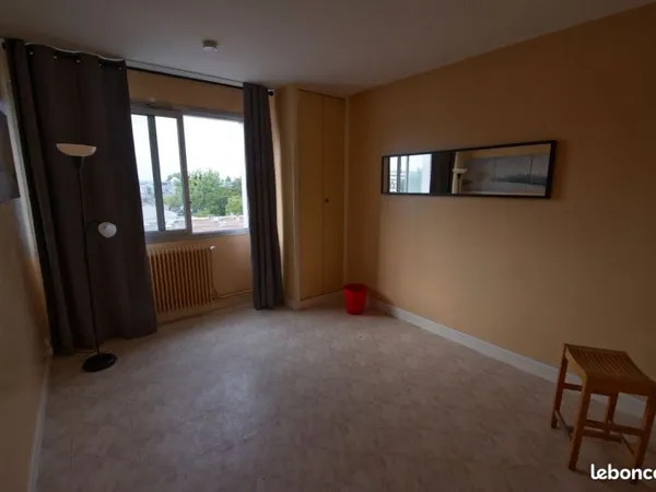 Studio Reims Courlancy idéal étudiant