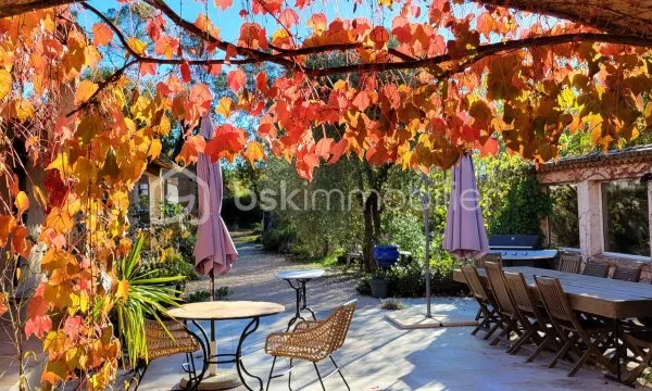 Maison 10 pièces 282 m²
