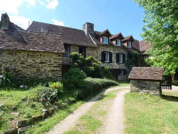 Maison 16 pièces 440 m²