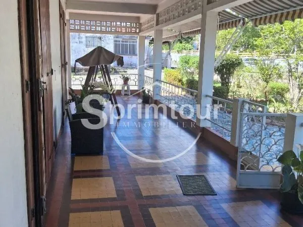 Maison 4 pièces 220 m²