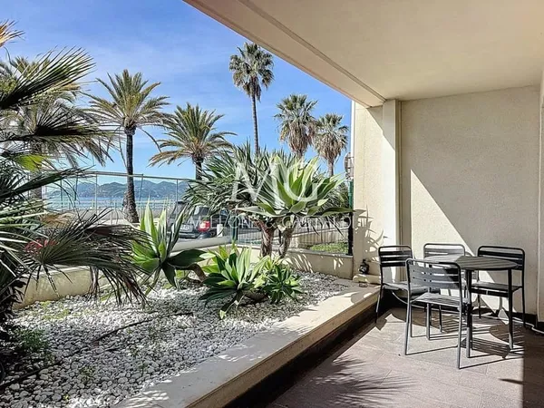 Cannes - Plages du Midi / Forville - Appartement 2 pièces avec terrasses et vue mer