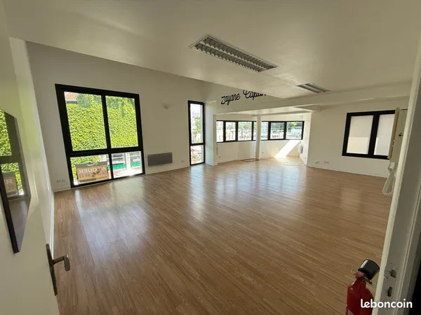 🔹 Bureau 55 m² lumineux - RER Robinson à pied - Idéal profession libéral