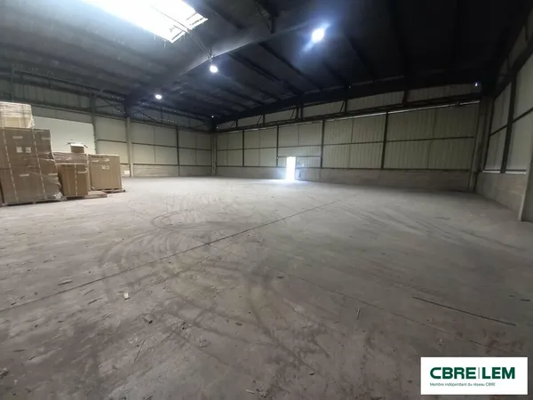 Local industriel 502 m²