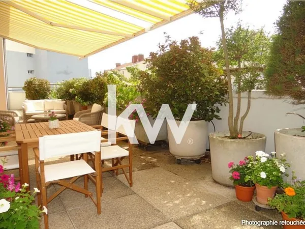 Appartement en duplex de 6 pièces avec terrasse et garage doub