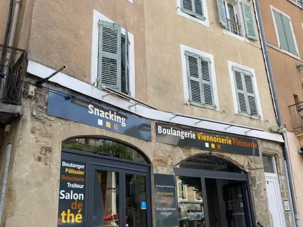 Local commercial 3 pièces 145 m²