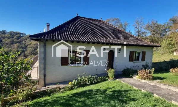 Belle propriété avec un vaste terrain arboré