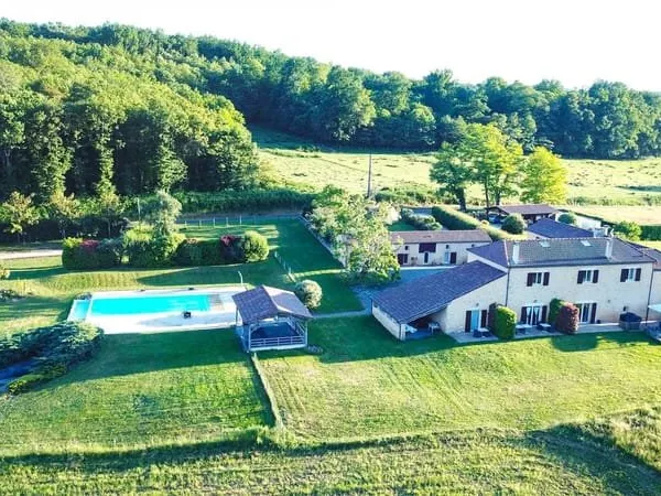 Magnifique domaine avec piscine dans le Périgord Noir