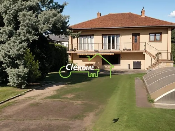 Maison à fort potentiel avec piscine et grand sous-sol - Lent