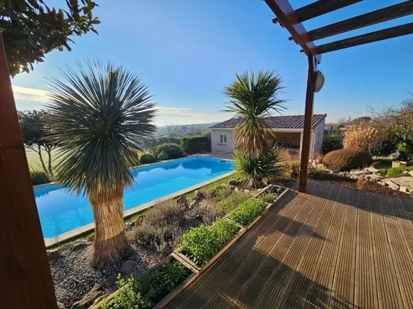 VILLA VUE PYRENEES