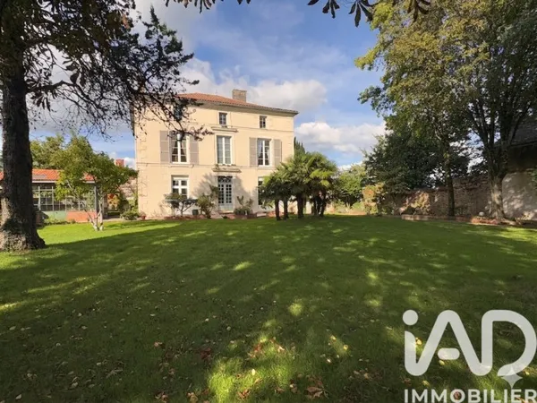 Maison 9 pièces 248 m²
