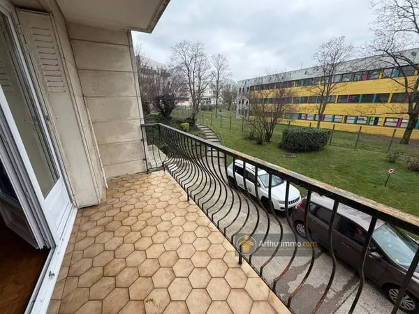 Appartement 3 pièces residence sécurisée avec Gardien
