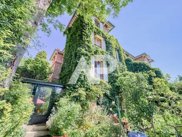 SEVRES RIVE DROITE - MAISON DE CHARME