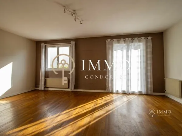Apt 5 pièces 85m2 avec terrasse et jardin