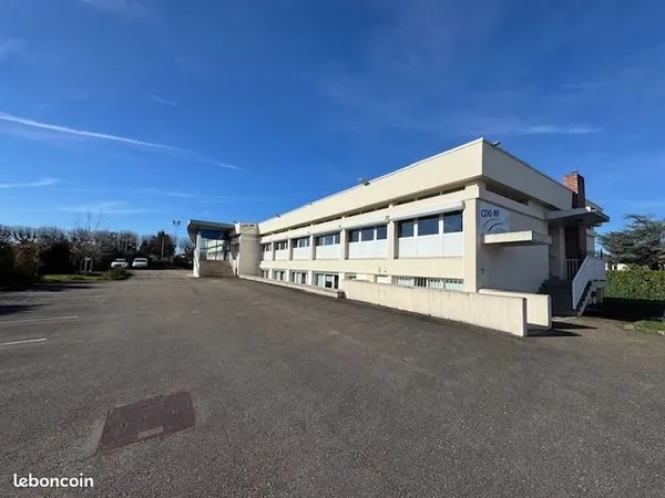 Bureaux 900 m² Auxerre