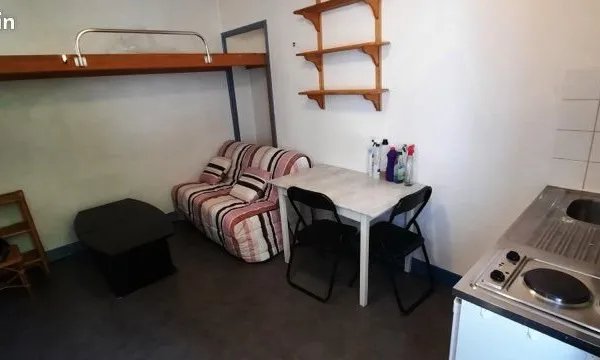 Studio 18 m2 centre ville Aytré cour collective