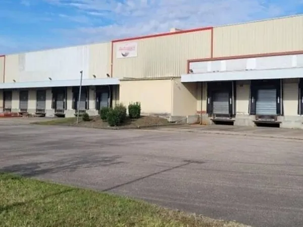 Entrepôt 10610 m²