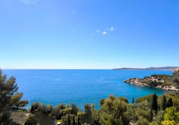 Villa 6 pièces 350 m²