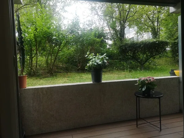 Loue appartement 20m² avec loggia sur jardin Paris 15ème