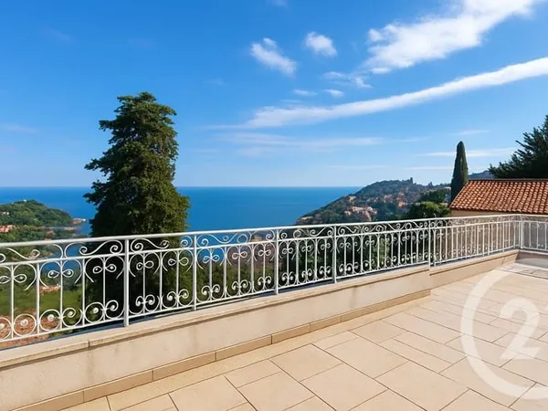 Maison 8 pièces 237 m²