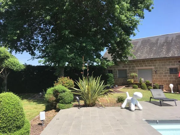 Superbe longère à vendre entièrement rénovée aux portes du Périgord Noir - 4 suites - 1 bureau - Pis