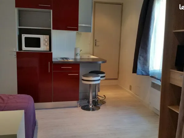 Studio meublé centre ville Nîmes Ecusson